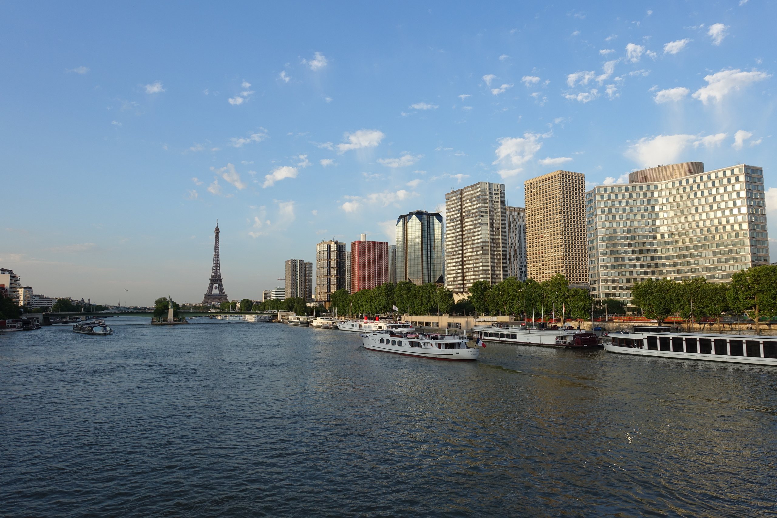 Le Front de Seine et Beaugrenelle vus depuis la Seine