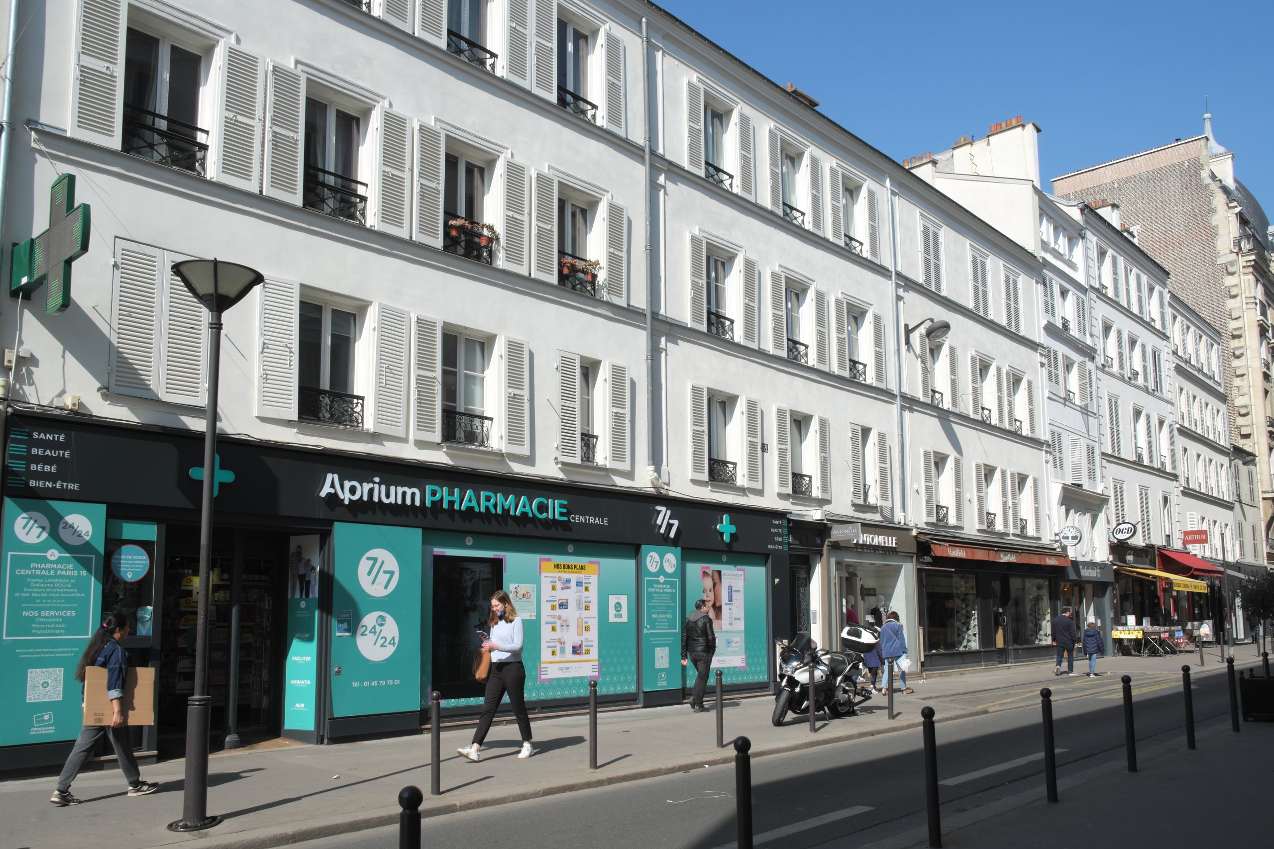 La rue du Commerce, dans le quartier de Grenelle