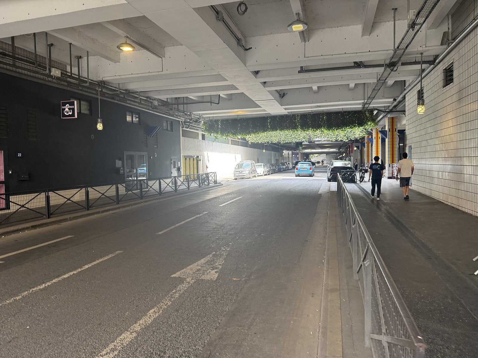 Rue Robert-de-Flers, the covered street running beneath the Front de Seine podium